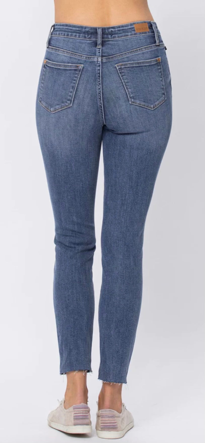 Curvy Judy Blue High Waist Relaxed Fit Embroidered Pocket